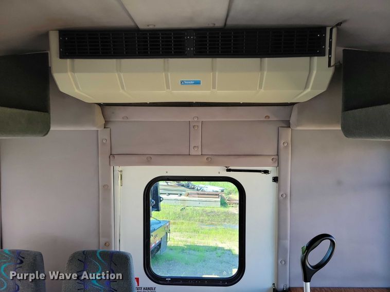 image for item DX7148 2012 Ford E450 shuttle bus