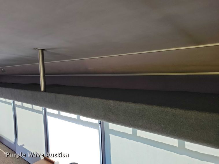 image for item DX7148 2012 Ford E450 shuttle bus