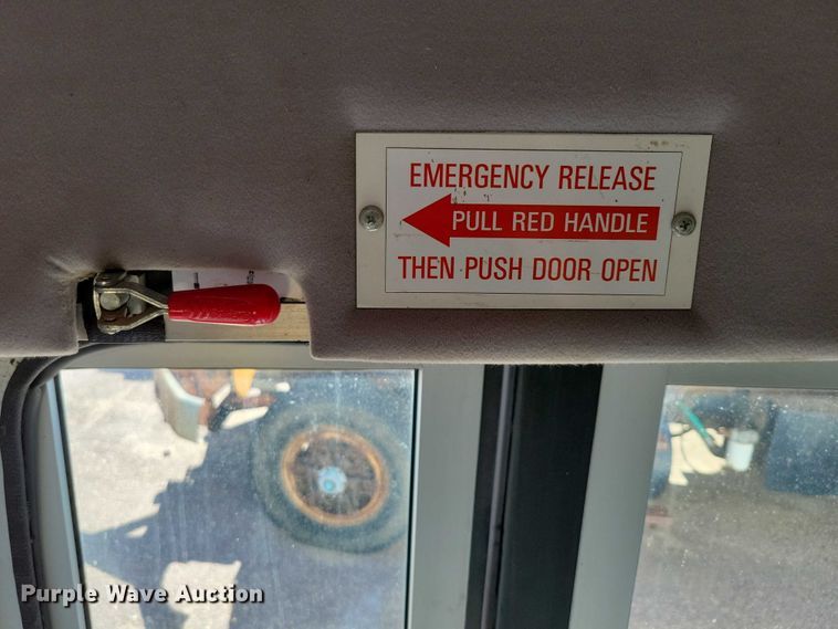 image for item DX7148 2012 Ford E450 shuttle bus