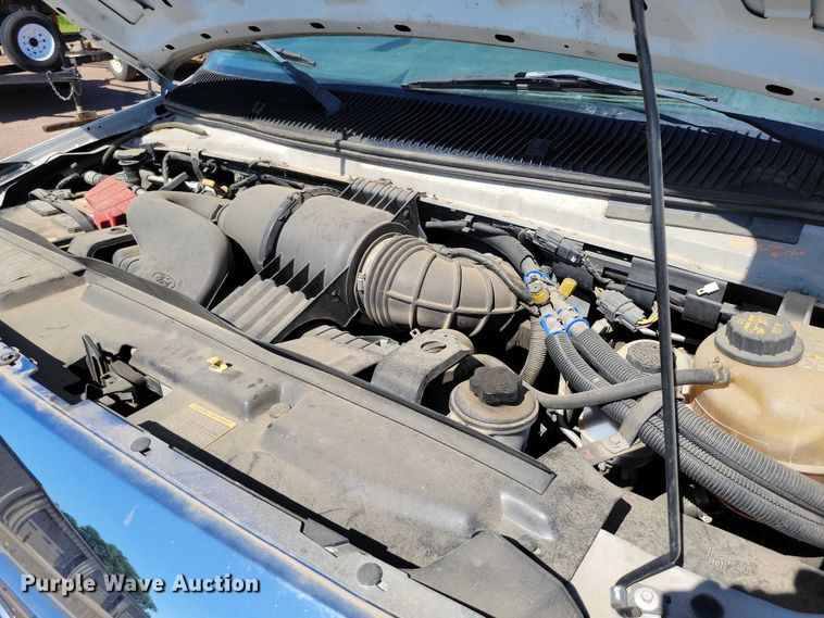 image for item DX7148 2012 Ford E450 shuttle bus