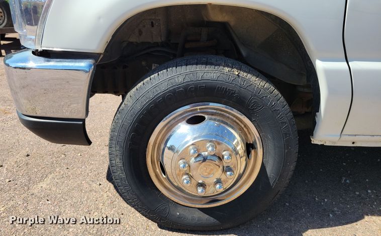 image for item DX7148 2012 Ford E450 shuttle bus