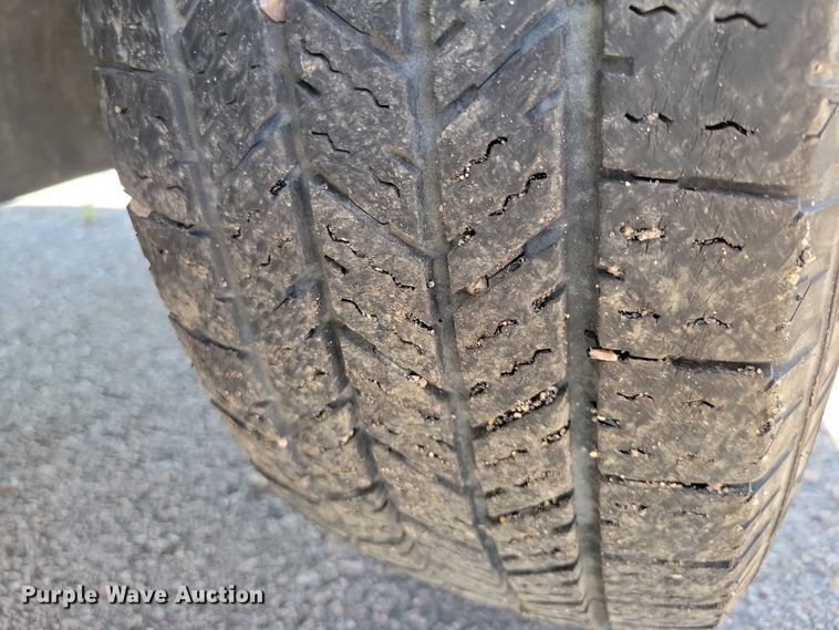 image for item DX7148 2012 Ford E450 shuttle bus