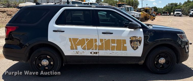 image for item DX8002 2019 Ford Explorer Police Interceptor SUV