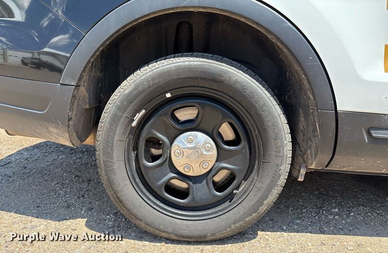 image for item DX8002 2019 Ford Explorer Police Interceptor SUV