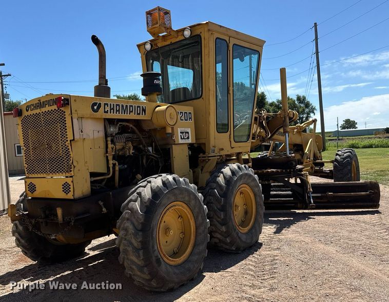 image for item DY0251 1996 Champion 720A motor grader