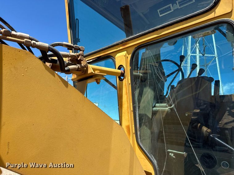 image for item DY0251 1996 Champion 720A motor grader