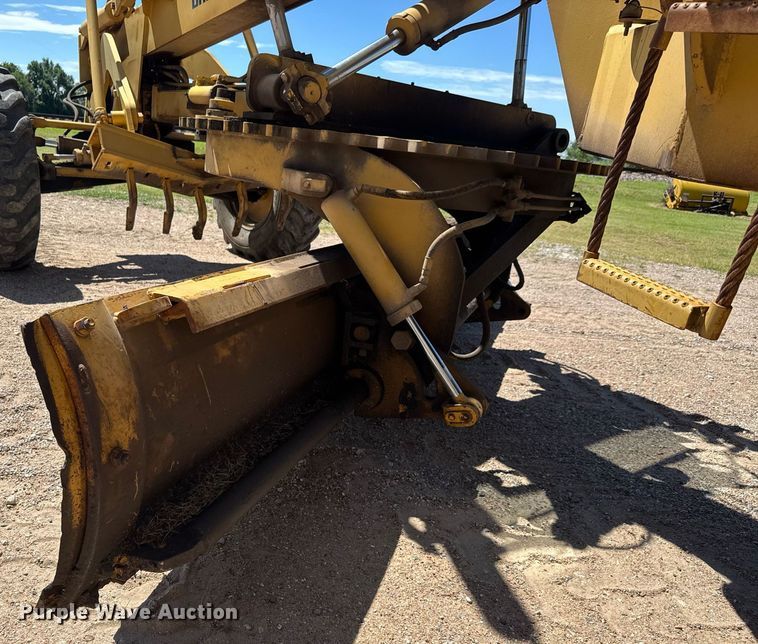 image for item DY0251 1996 Champion 720A motor grader