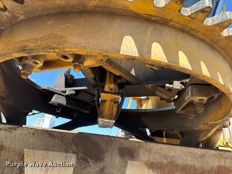 image for item DY0251 1996 Champion 720A motor grader