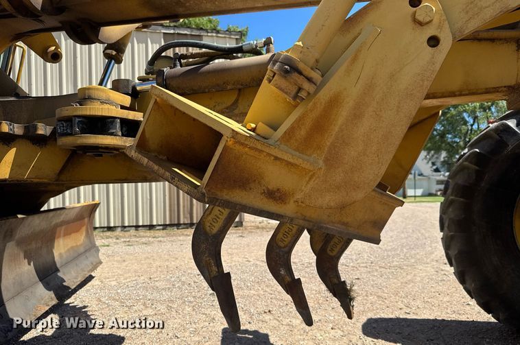 image for item DY0251 1996 Champion 720A motor grader