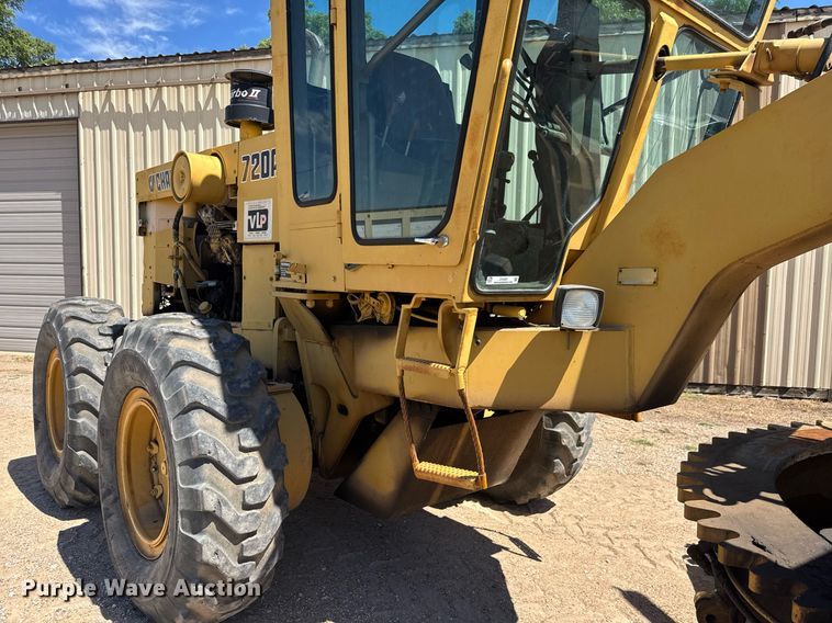 image for item DY0251 1996 Champion 720A motor grader