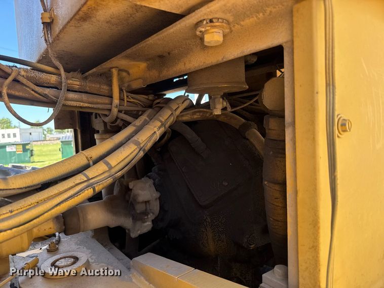 image for item DY0251 1996 Champion 720A motor grader