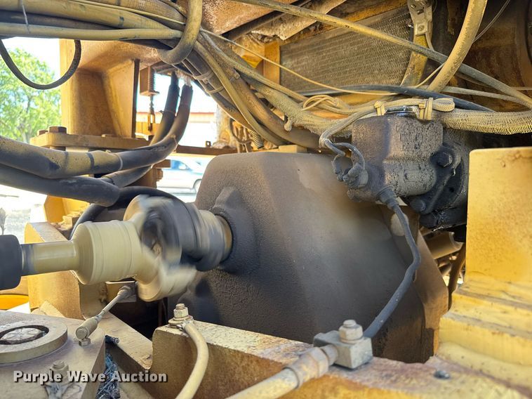 image for item DY0251 1996 Champion 720A motor grader