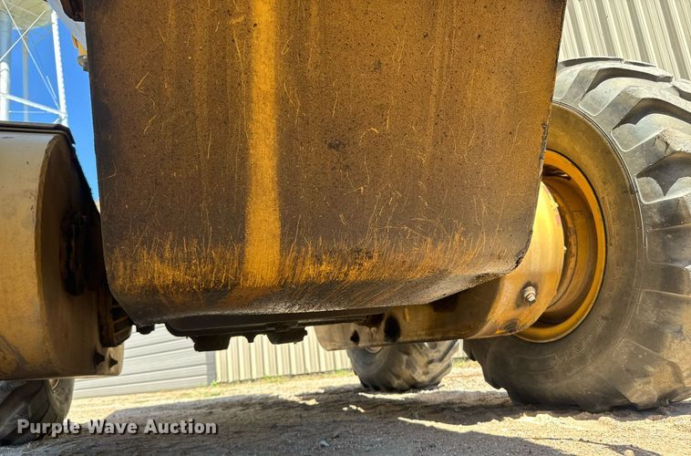 image for item DY0251 1996 Champion 720A motor grader