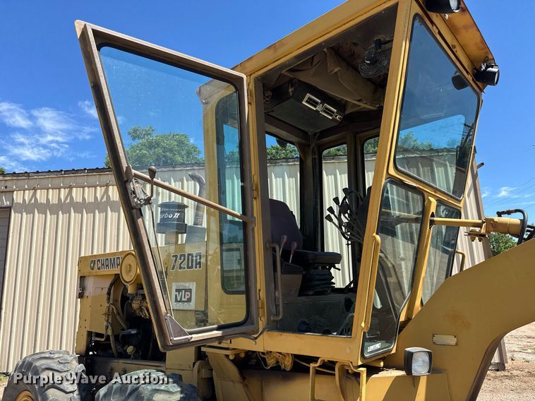 image for item DY0251 1996 Champion 720A motor grader