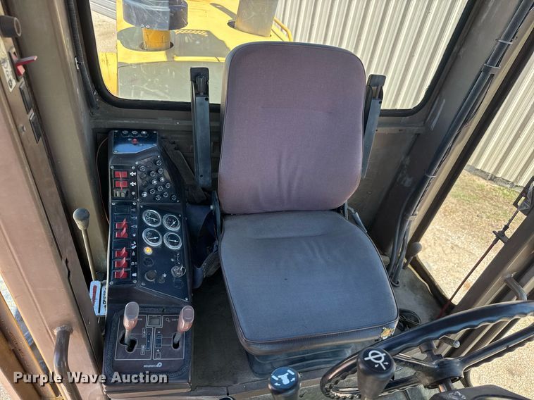 image for item DY0251 1996 Champion 720A motor grader