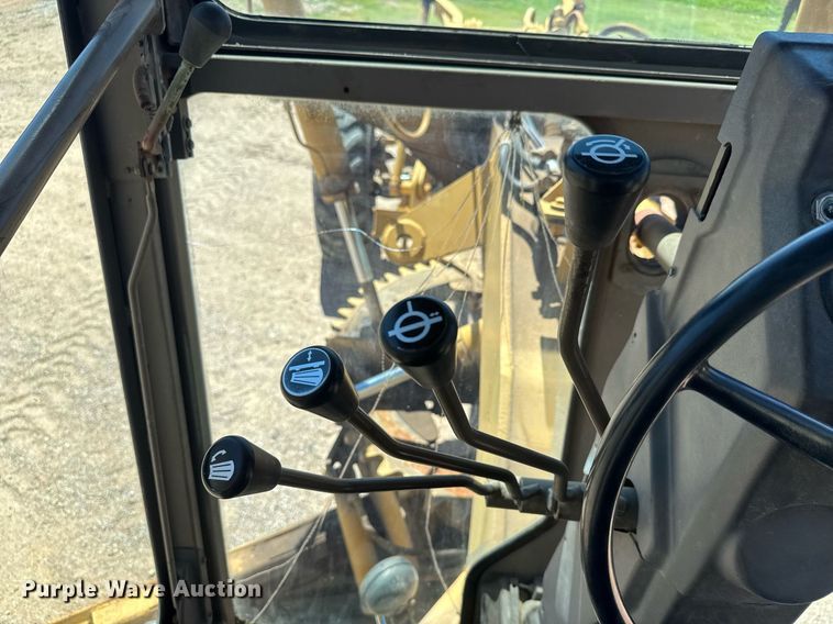 image for item DY0251 1996 Champion 720A motor grader