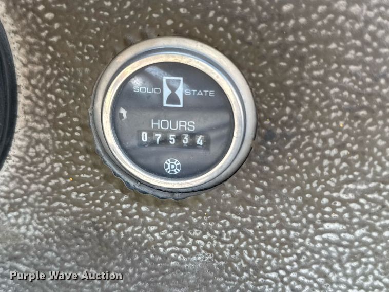 image for item DY0251 1996 Champion 720A motor grader