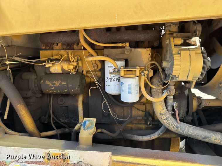 image for item DY0251 1996 Champion 720A motor grader