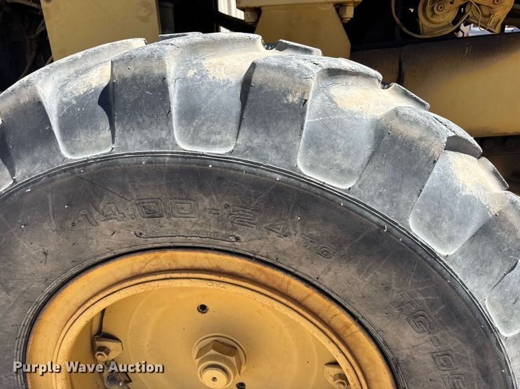 image for item DY0251 1996 Champion 720A motor grader