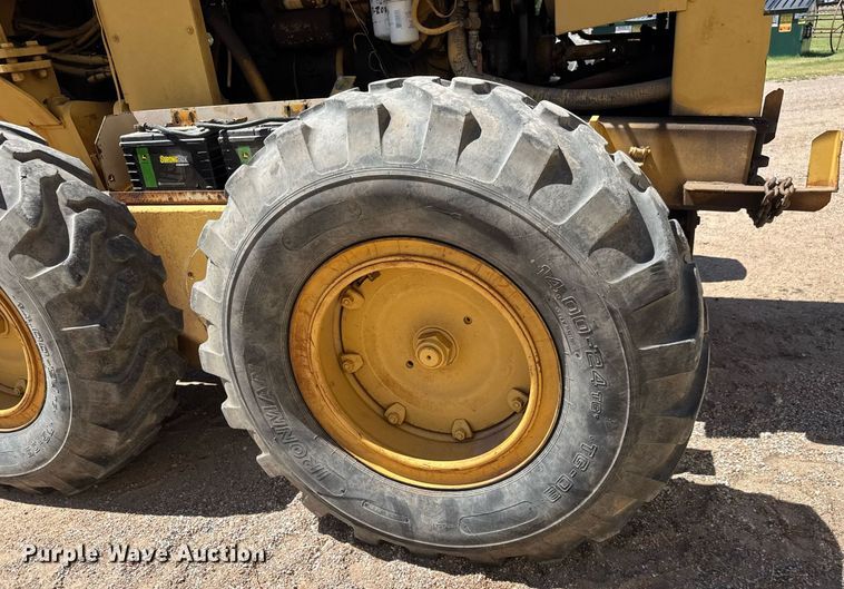 image for item DY0251 1996 Champion 720A motor grader