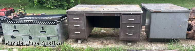 image for item DY0745 (2) desks