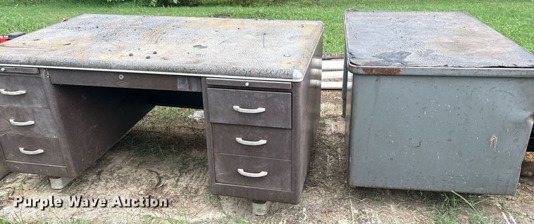 image for item DY0745 (2) desks