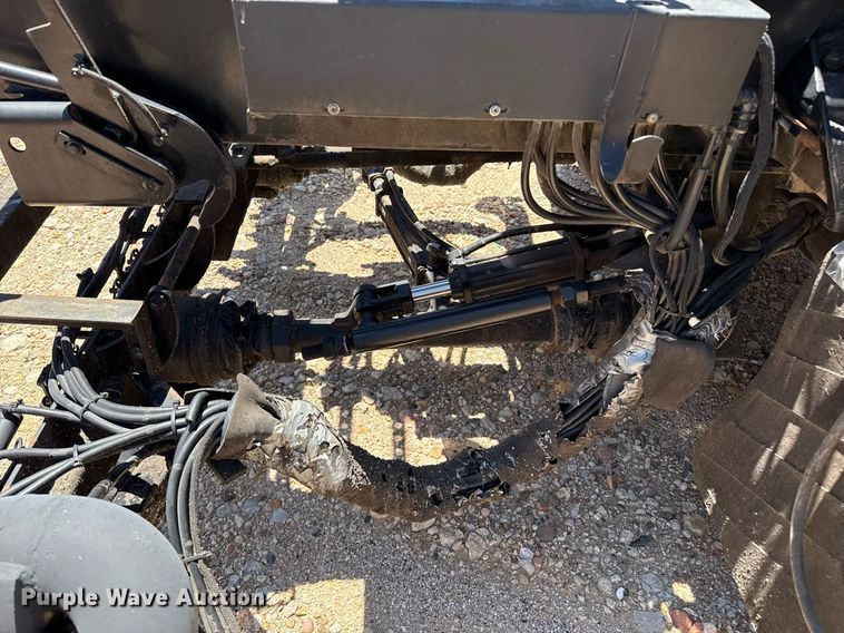 image for item DZ8652 1995 Ford F800 oil distributor truck