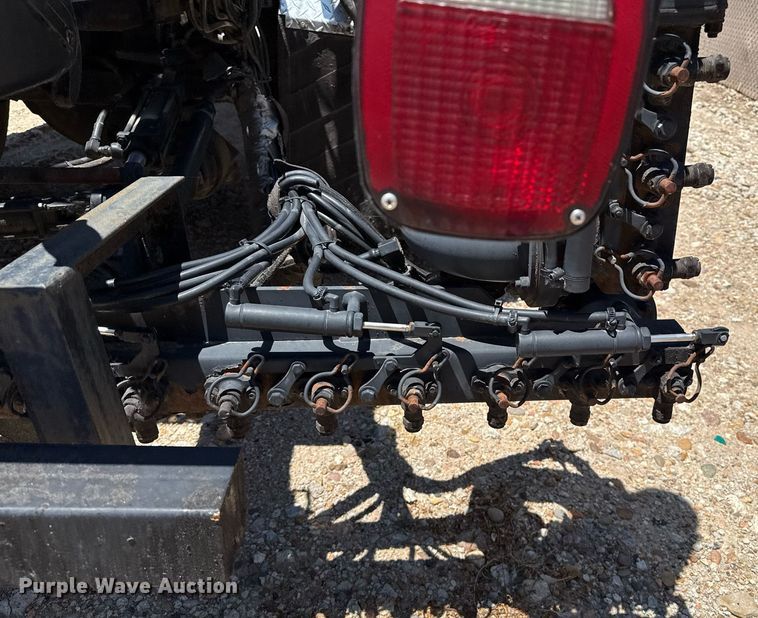 image for item DZ8652 1995 Ford F800 oil distributor truck