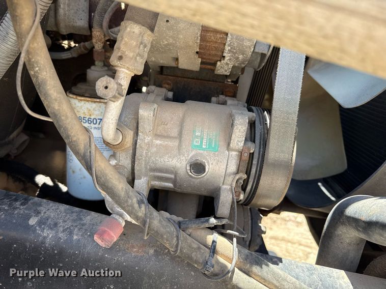 image for item DZ8652 1995 Ford F800 oil distributor truck