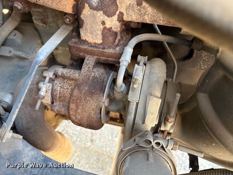 image for item DZ8652 1995 Ford F800 oil distributor truck