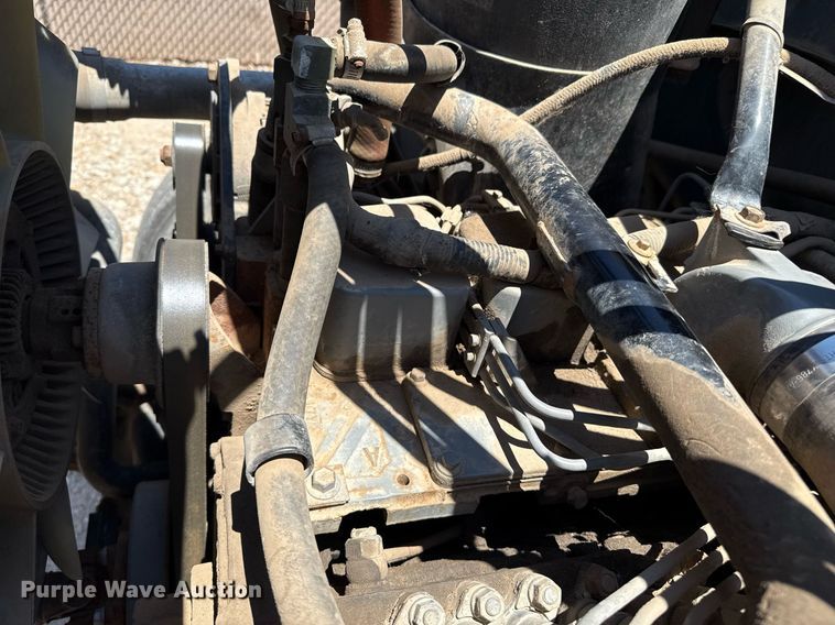 image for item DZ8652 1995 Ford F800 oil distributor truck