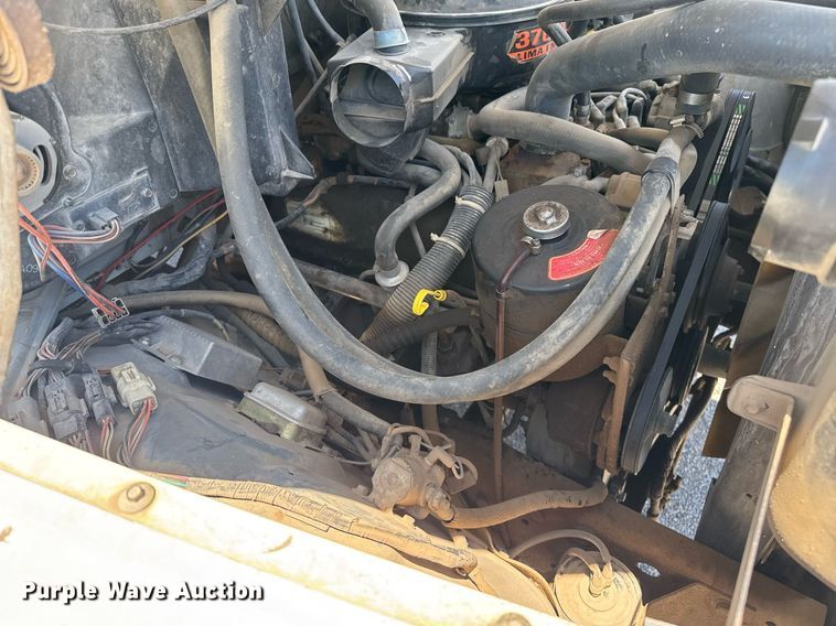 image for item DZ8663 1990 Ford F700 dump truck