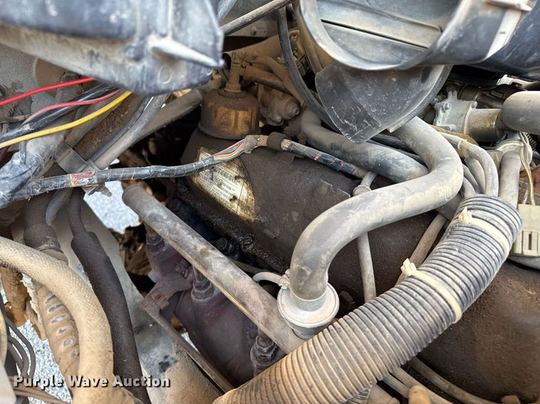 image for item DZ8663 1990 Ford F700 dump truck