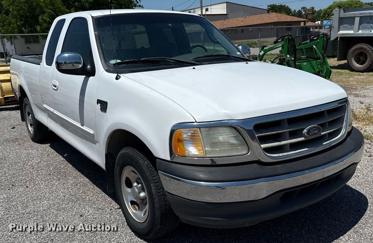 image for item DZ8664 2001 Ford F150 SuperCab pickup truck
