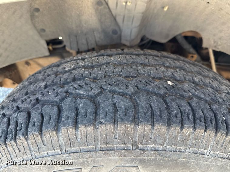 image for item DZ8664 2001 Ford F150 SuperCab pickup truck