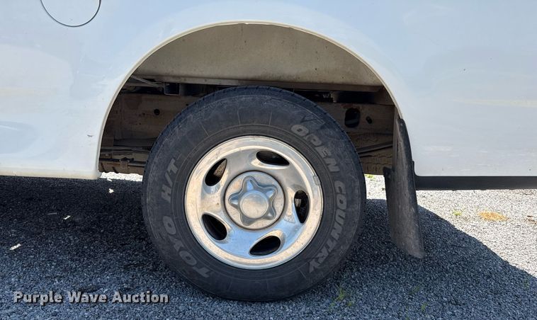 image for item DZ8664 2001 Ford F150 SuperCab pickup truck