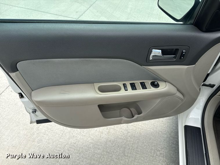 image for item DZ8668 2012 Ford Fusion SE  