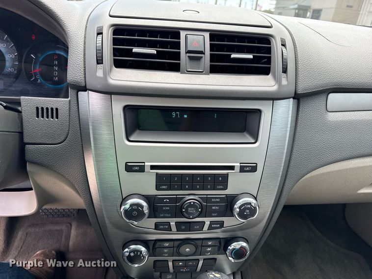 image for item DZ8668 2012 Ford Fusion SE  