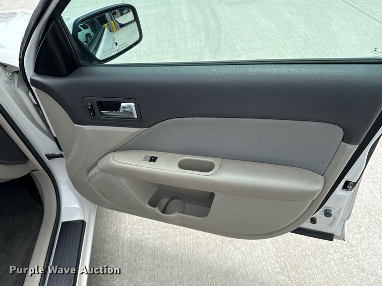 image for item DZ8668 2012 Ford Fusion SE  