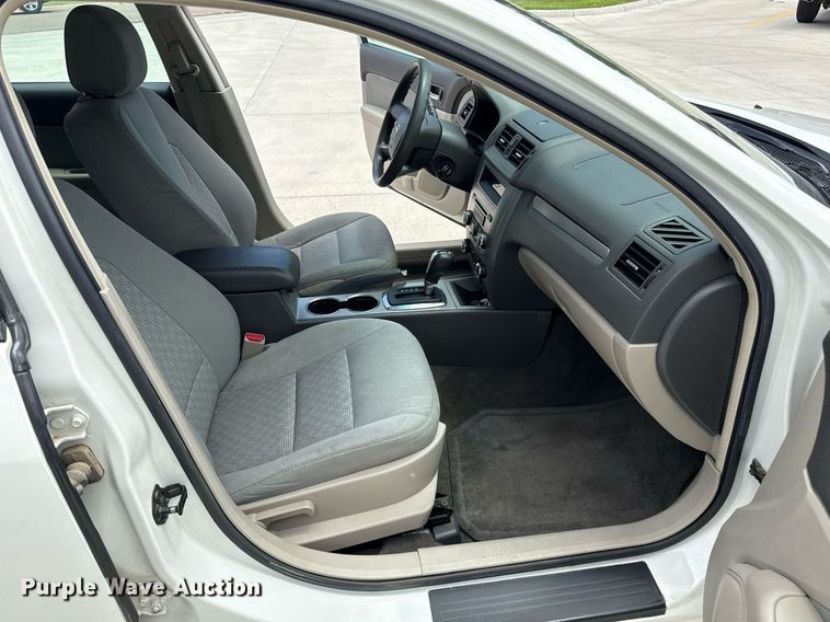 image for item DZ8668 2012 Ford Fusion SE  