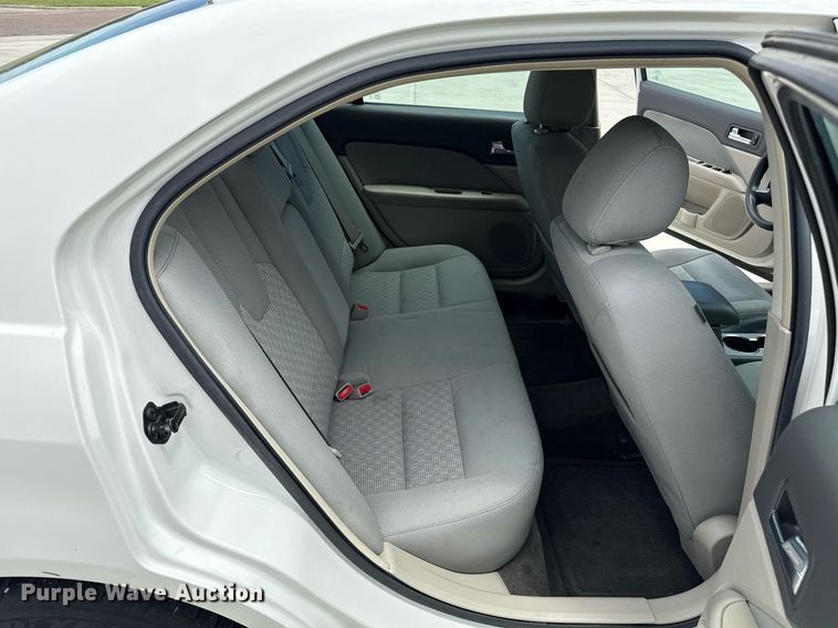 image for item DZ8668 2012 Ford Fusion SE  