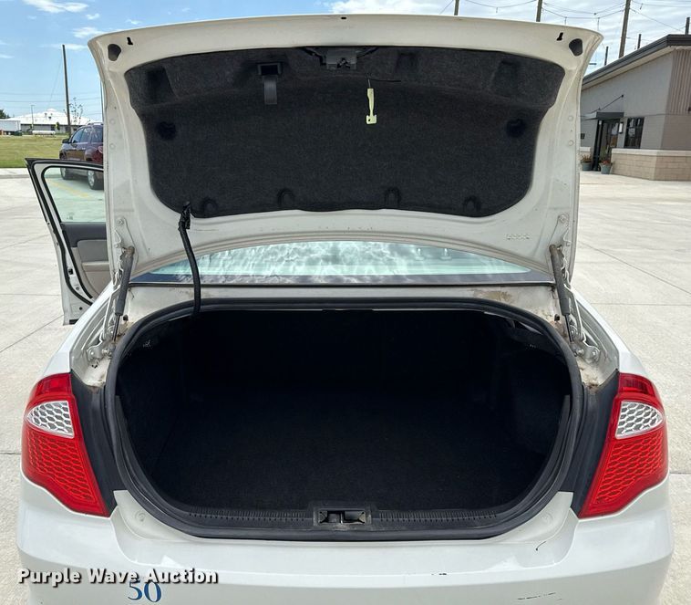 image for item DZ8668 2012 Ford Fusion SE  