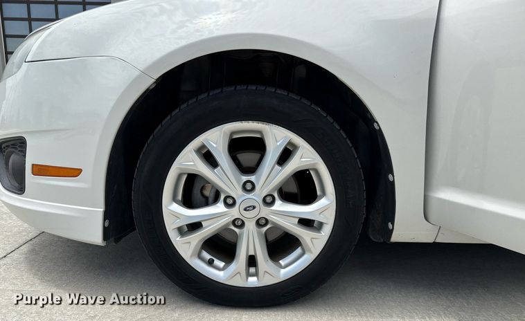 image for item DZ8668 2012 Ford Fusion SE  