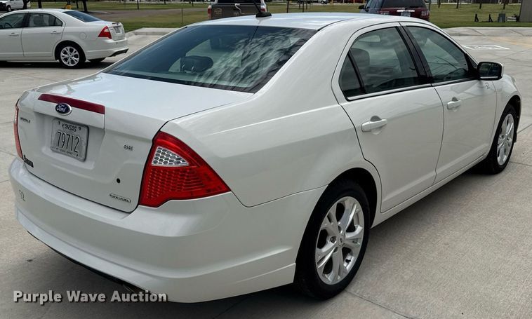 image for item DZ8669 2012 Ford Fusion SE 