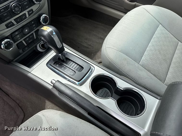 image for item DZ8669 2012 Ford Fusion SE 