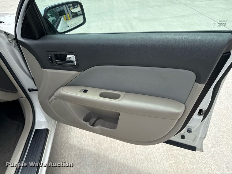 image for item DZ8669 2012 Ford Fusion SE 