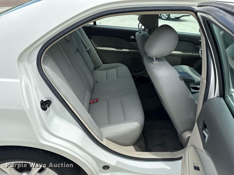 image for item DZ8669 2012 Ford Fusion SE 