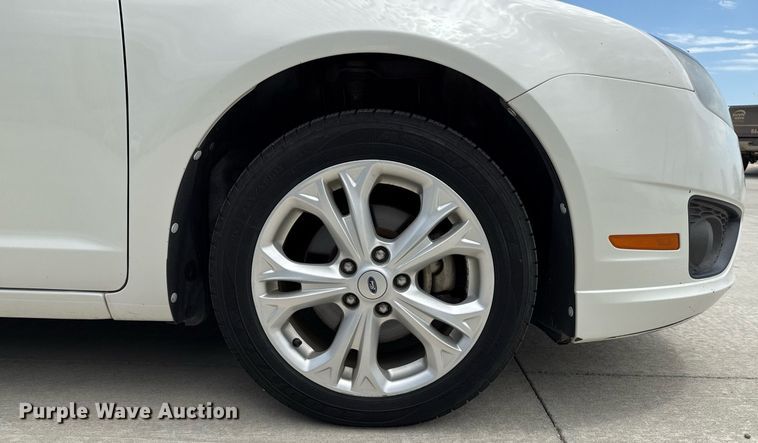 image for item DZ8669 2012 Ford Fusion SE 