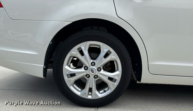image for item DZ8669 2012 Ford Fusion SE 