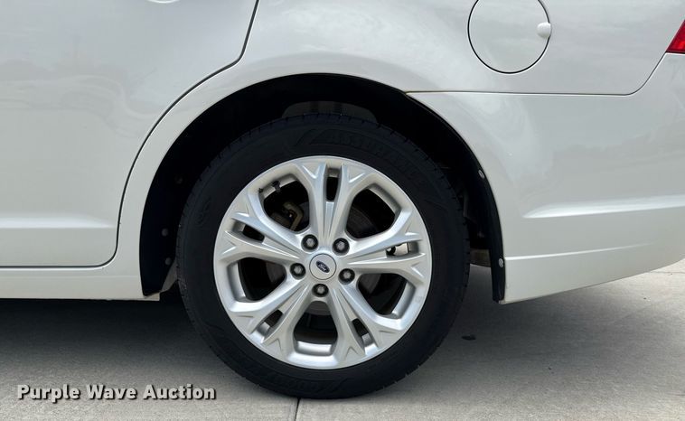 image for item DZ8669 2012 Ford Fusion SE 